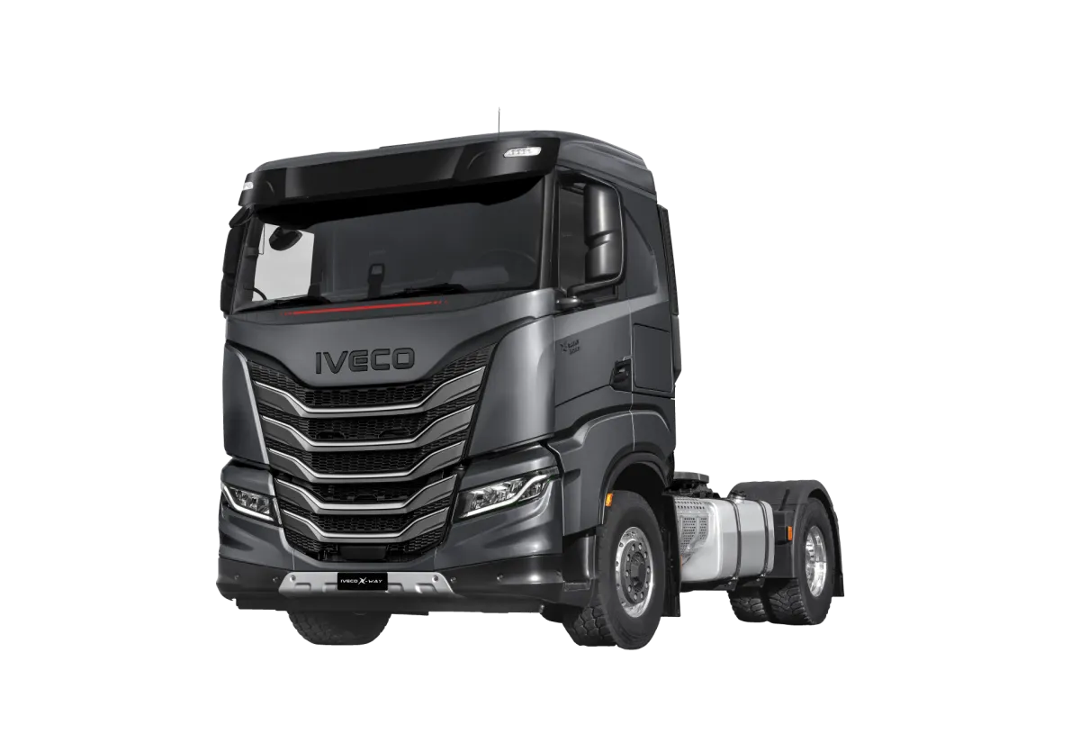 IVECO X-Way trekker voor gemengd terrein, schuin vooraanzicht