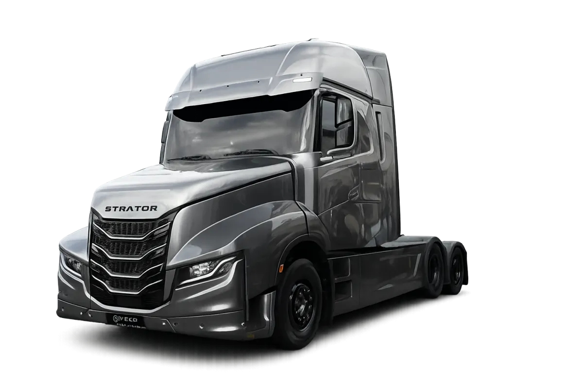 IVECO Strator trekker met hoge slaapcabine, schuin vooraanzicht