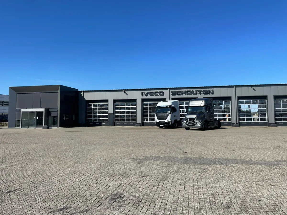 Etten-Leur pand voorkant met Strator en S-way