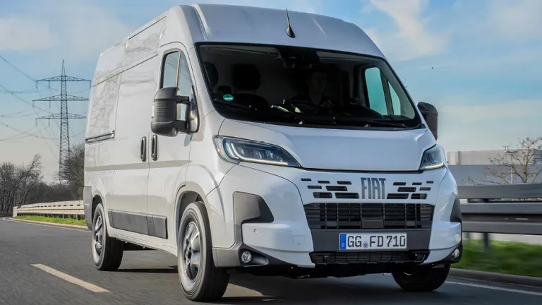 Fiat Ducato, achteraanzicht met open deuren