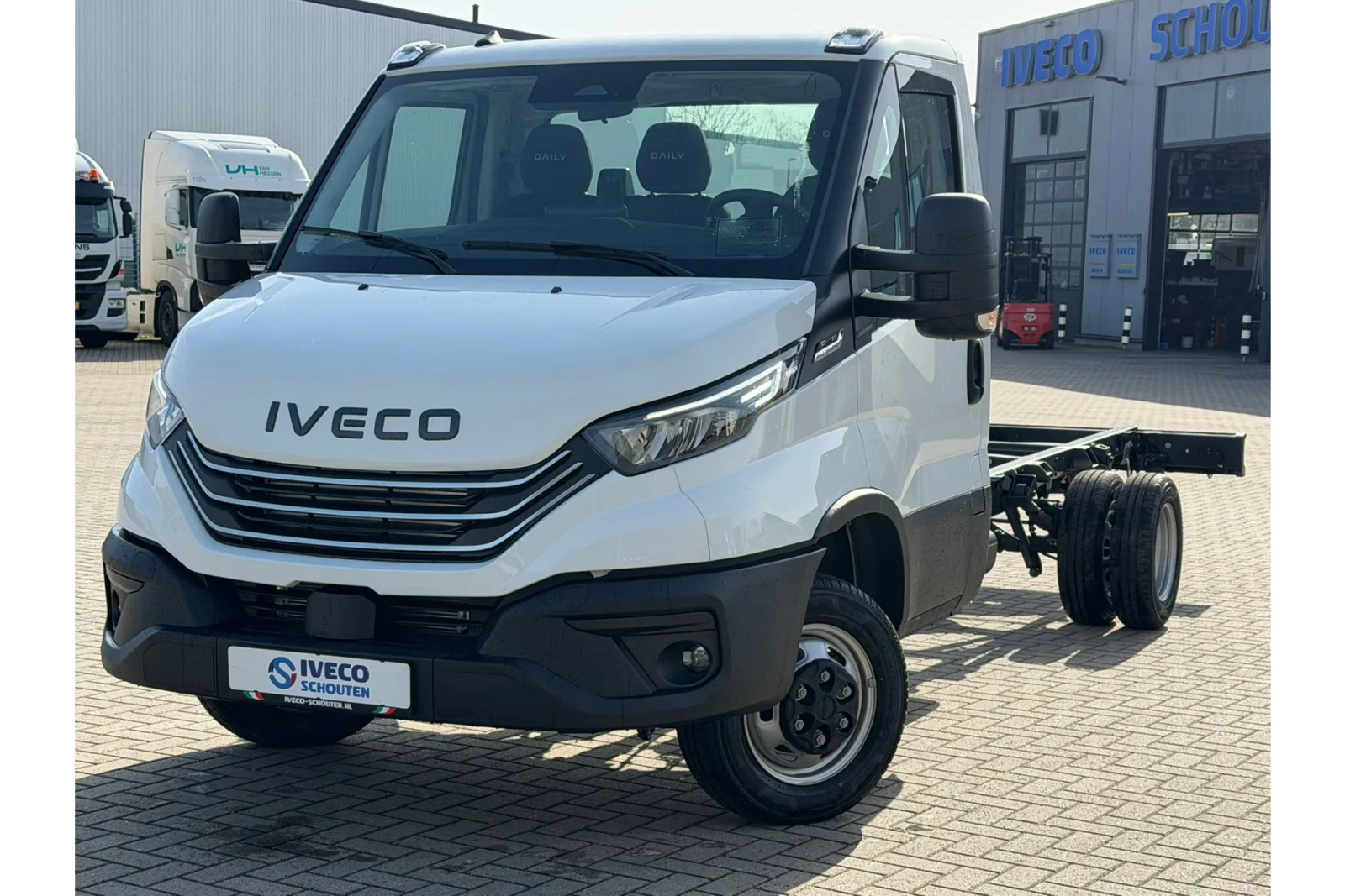 Iveco Daily 50C18A8 — foto 1 van 14