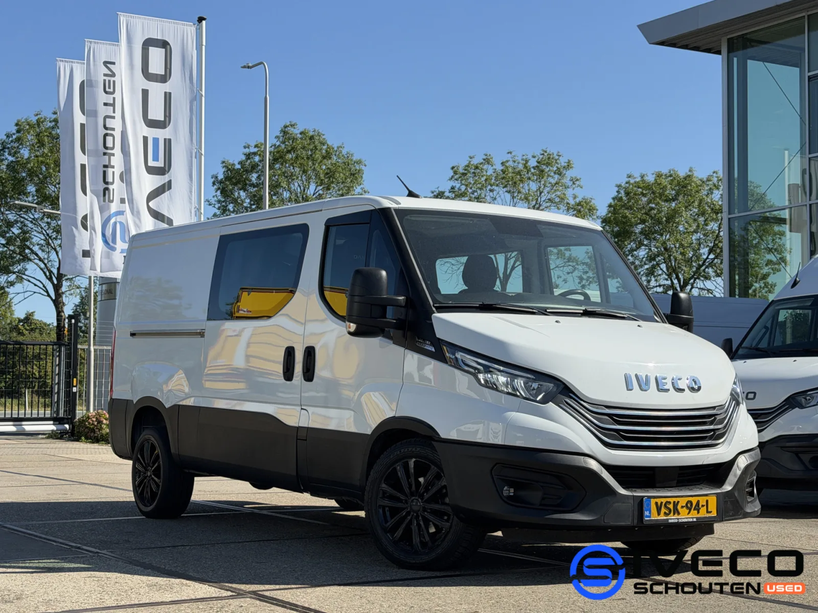 Iveco Daily 35S16V HA8 2.3L 160pk L2H1 W3520 — foto 1 van 26