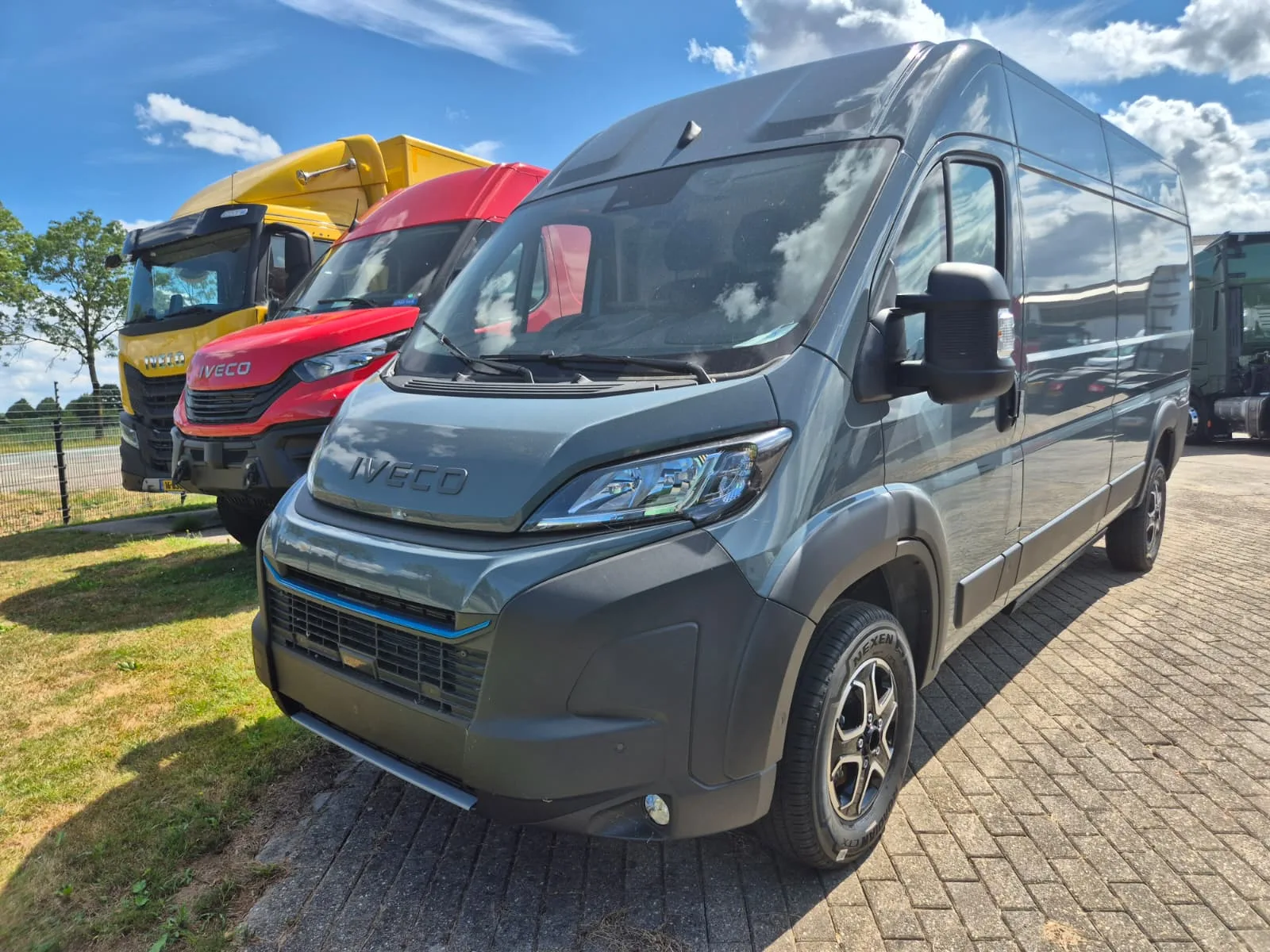 Iveco SuperJolly 4.25t L3H2 Heavy 110 kWh — foto 1 van 13