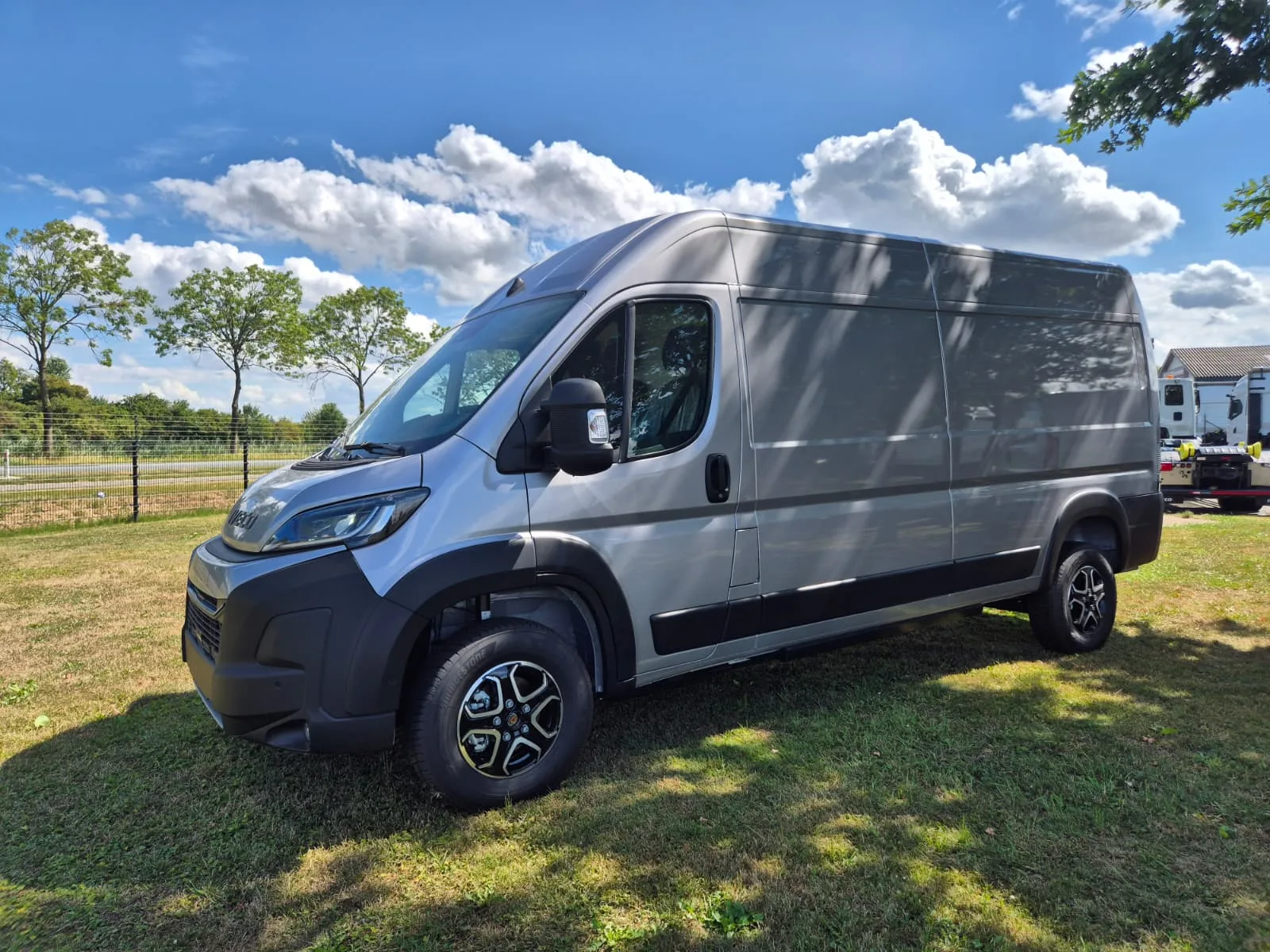 Iveco SuperJolly 4.25t L3H2 Heavy 110 kWh — foto 1 van 16