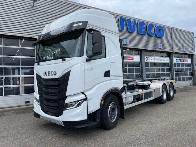 Iveco X-Way 570 6x2 haakarmsysteem — foto 1 van 10